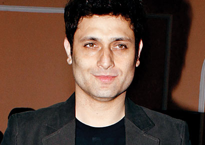 Shiney Ahuja slaps legal notice on mobile company